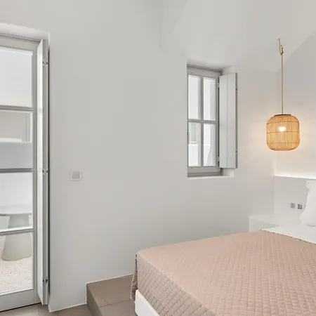Mr & Mrs White Paros & 4* Nausa