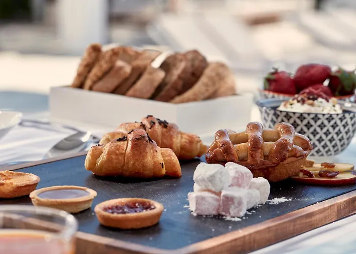 فندق Mr & Mrs White Paros & 4*