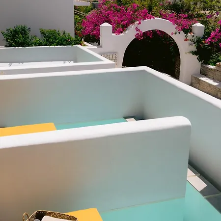 Mr And Mrs White Paros & 4*